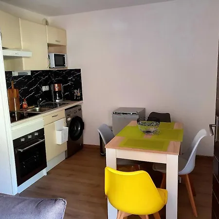 Cozy With Private Parking Wifi *