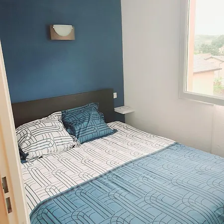 Cozy With Private Parking Wifi Apartamento
