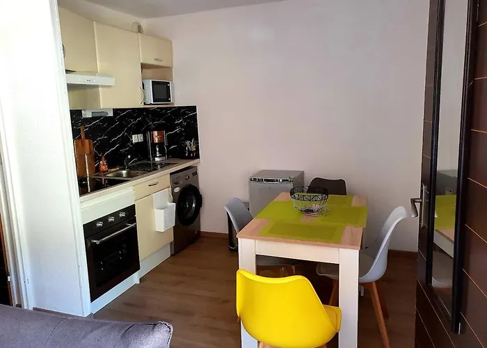 Cozy With Private Parking Wifi *