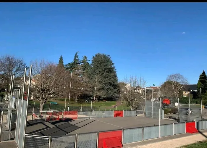 Cozy With Private Parking Wifi Apartamento